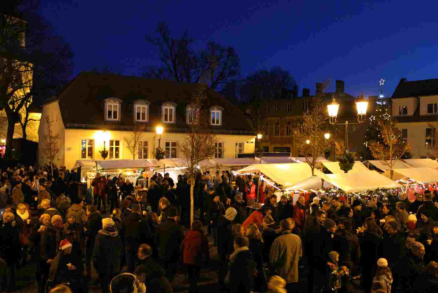 Teltower Weihnachtsmarkt mit Konzert und offenen Geschäften - Teltower  Stadtblatt-Verlag