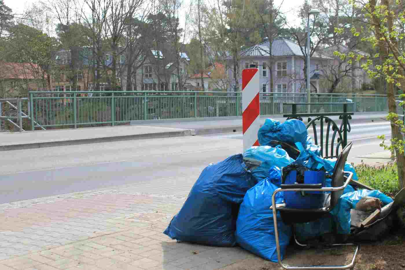 Damit die Frühlingsstimmung in Kleinmachnow nicht durch Müll und Unrat im Bannwald oder am Teltowkanal getrübt wird, findet am 14. April wieder der große Frühjahrsputz im Ort statt.