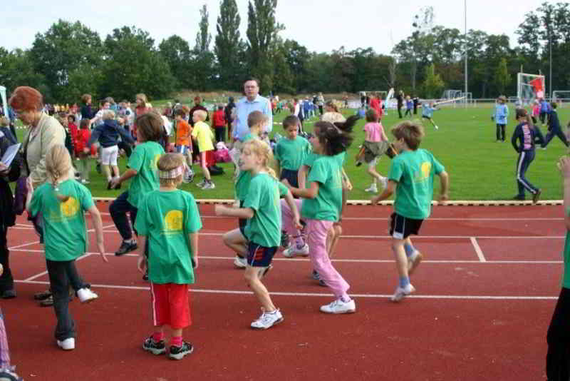 Am 25. Juni 2017 lädt die Leichtathletik Abteilung des RSV Eintracht 1949 zum großen Leichtathletik-Sportfest auf das Vereinsgelände nach Stahnsdorf ein.