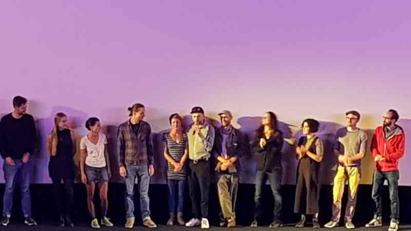 Am 21. September fand in Berlin-Neukölln die Kiezpremiere von Tom Lass‘ Filmkomödie BLIND & HÄSSLICH statt. Der Regisseur und sein Filmteam waren gemeinsam vor Ort.