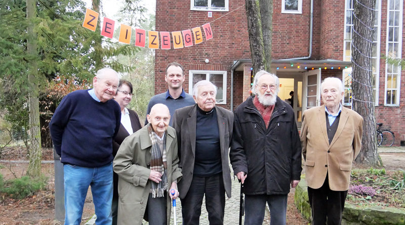 Anlässlich des 100. Geburtstags der Gemeinde Kleinmachnow und auf dem Weg zum künftigen Kleinmachnow-Museum wurden am vergangenen Wochenende im Rahmen eines „Langen Filmwochenendes“ auf der großen Leinwand und auf kleineren Bildschirmen die neuen Zeitzeugen-Filme präsentiert.