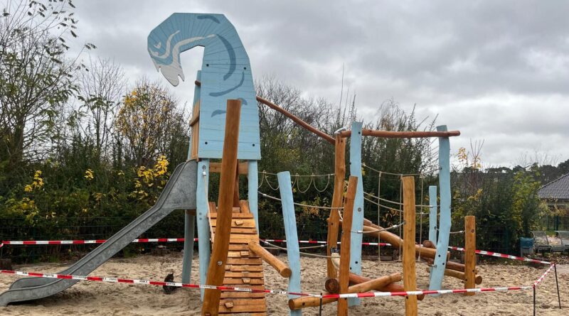 Stahnsdorf – Spielschiff „Matze“ wich im Schmetterlingsviertel einem Klettergarten